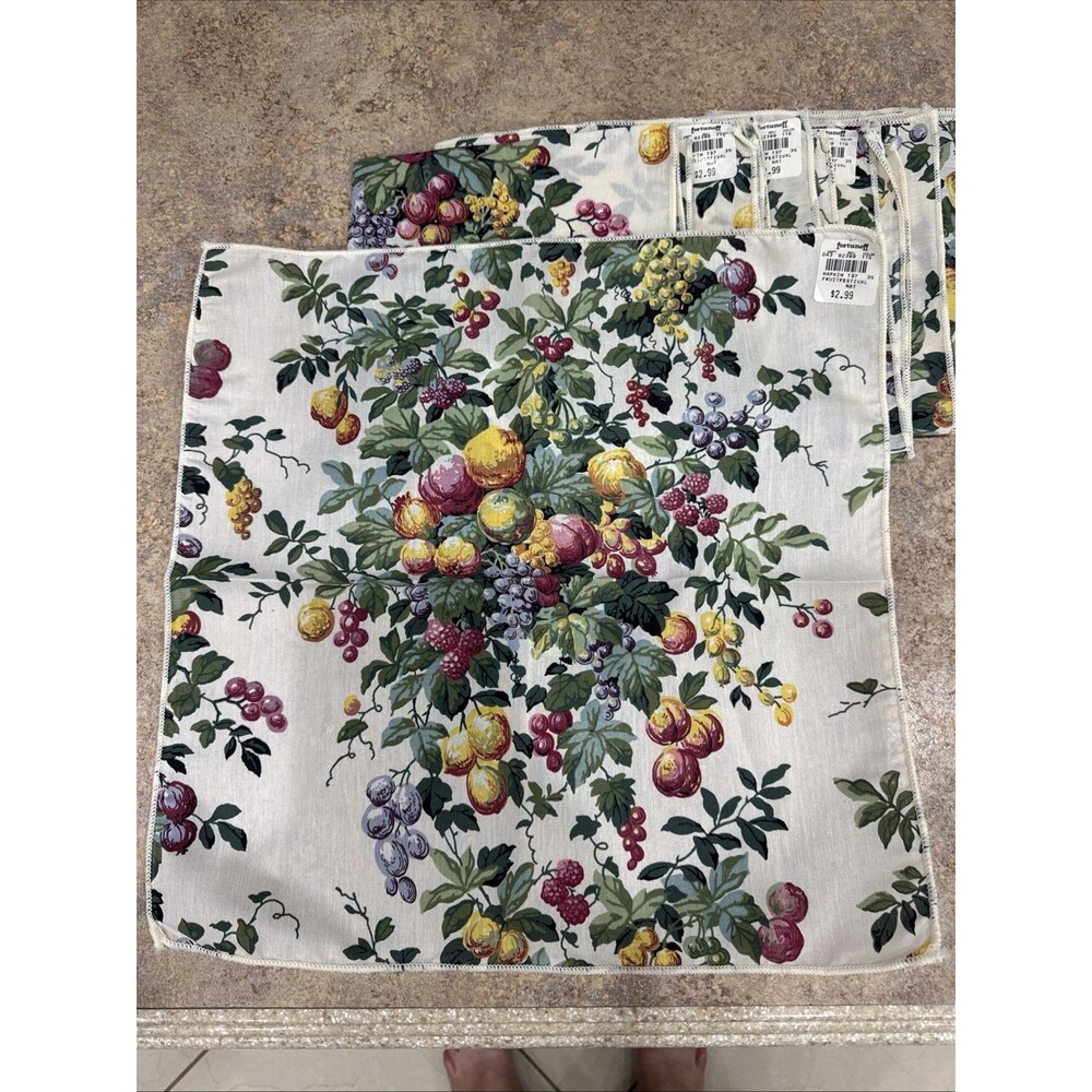 NWT Fruit Festival Cloth Napkins Set Of 7